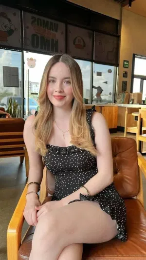 Ellen33, 22 years old from United Kingdom