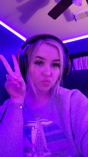 alinasexy61, 25 years old from United States