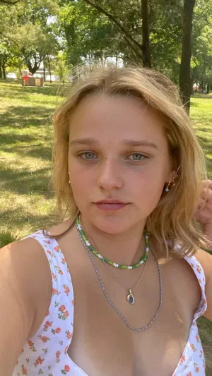 Hadley21, 21 years old from Denmark