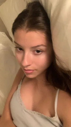 Arya1818, 18 years old from Canada