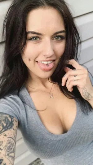 Emmy21's Profile Photo