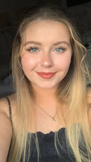 Nalani21, 21 years old from United States