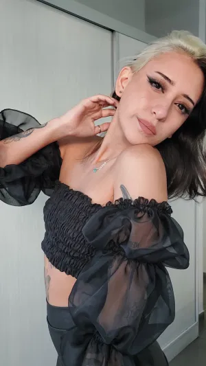 Candy81vaml, 20 years old from Canada