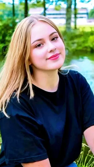 Myla34, 24 years old from Canada