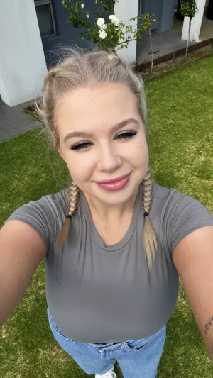 Lucy882, 24 years old from Australia