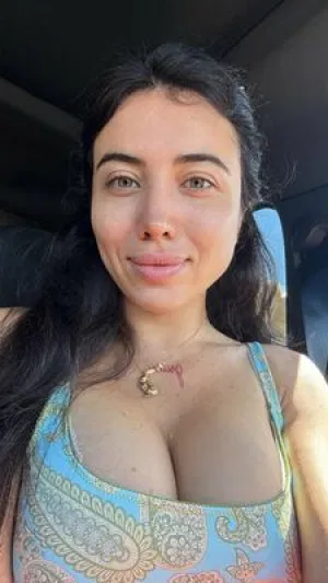 Luna370, 23 years old from Australia