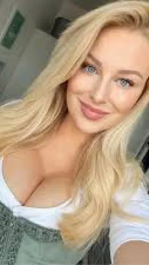 Kelylucy, 26 years old from United Kingdom