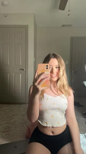 Eilee_222, 20 years old from United States