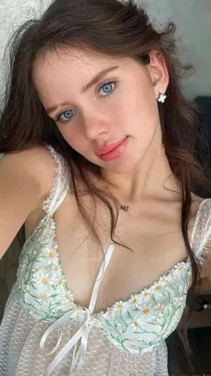 efhgbv, 23 years old from United Kingdom