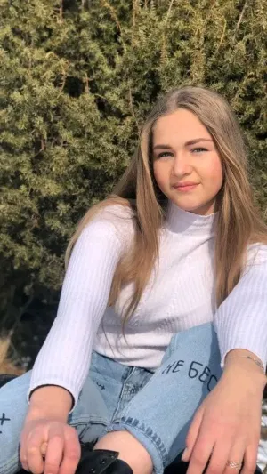 Eliza35, 28 years old from Canada