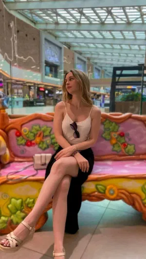 Arabella35r, 26 years old from United States