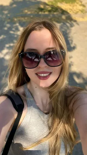 Molly3r54, 25 years old from United States