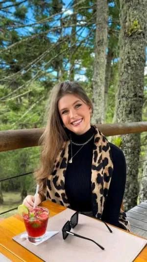 Ellie94, 25 years old from Canada