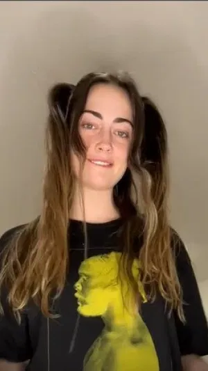 Sophyia18412, 22 years old from United Kingdom