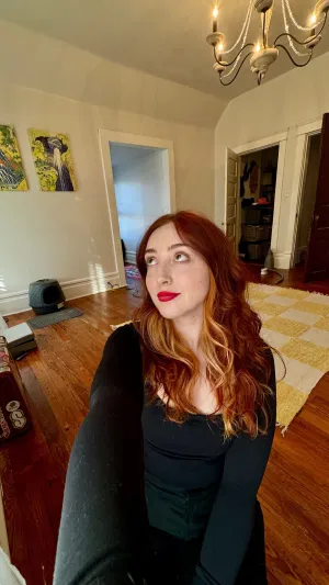 Ara698, 19 years old from United Kingdom