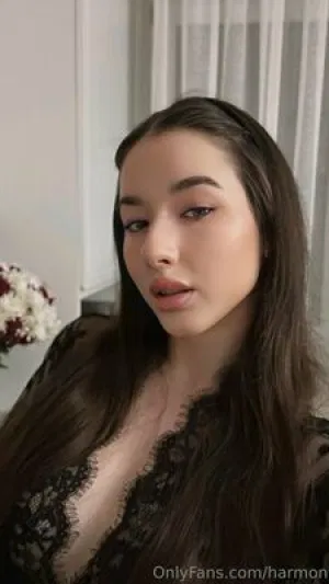 Miraxx233_x, 22 years old from France