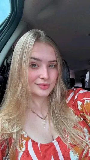 Sophia3454, 23 years old from Canada