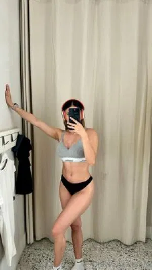 Linda22FCCXD, 22 years old from United Arab Emirates