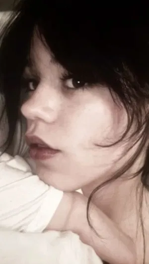 sara-00, 24 years old from United States