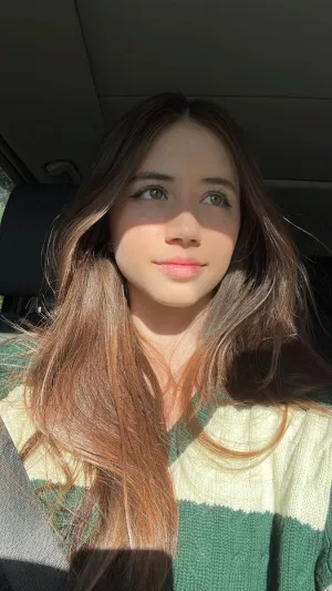 Ava2135, 24 years old from Canada