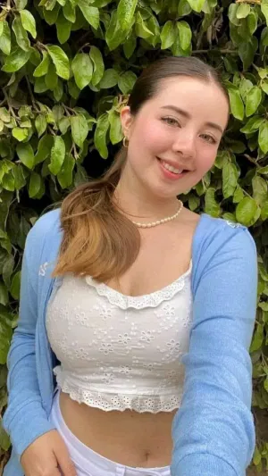 Bianca45rt, 28 years old from Canada