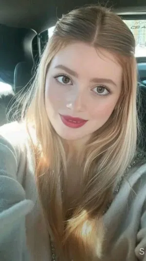Elle45, 23 years old from Canada