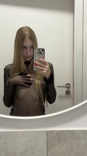 Cattt215, 18 years old from United States