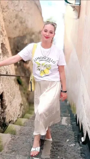 Myla56, 27 years old from Canada