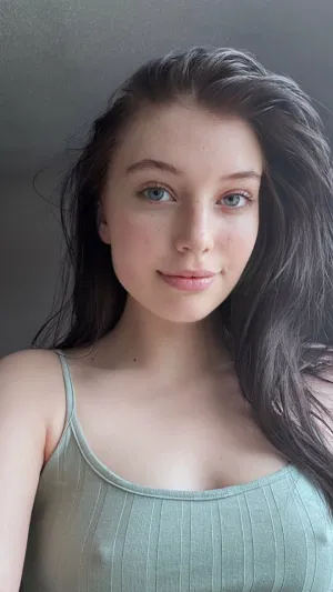 alinaqq21j's Profile Photo