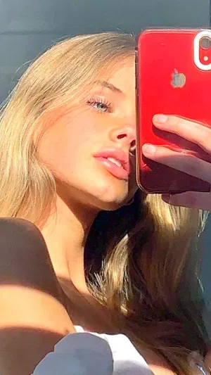 Isabella22xerr, 26 years old from Canada