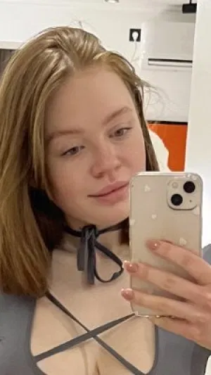 Annyoyg, 20 years old from United States