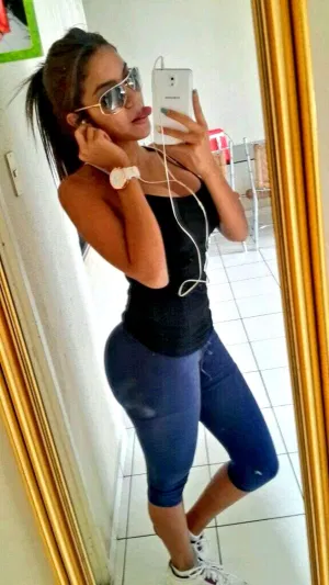 Isabella22x787878, 22 years old from United Kingdom