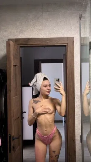 Alexja118ex, 21 years old from United Kingdom