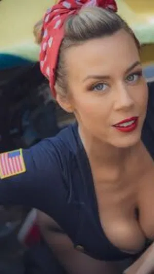 Molly_Garcia111, 23 years old from United Kingdom