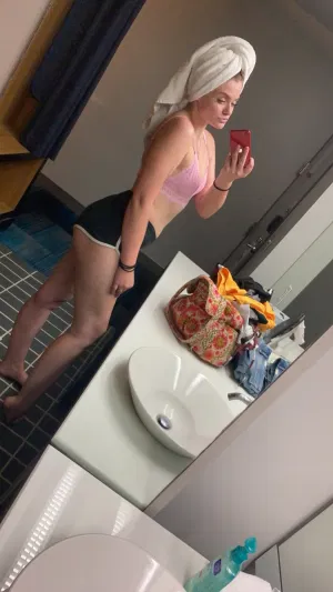 Nastygirl009, 19 years old from United Kingdom