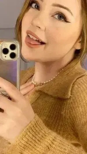 Sara4, 22 years old from Canada