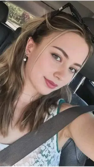 Isabelle66, 22 years old from Germany