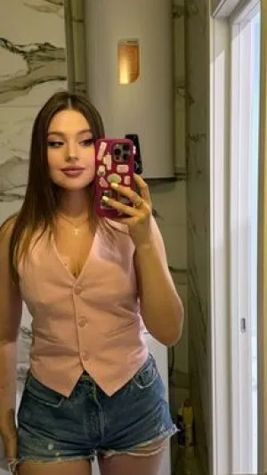sabrinaew, 24 years old from United States