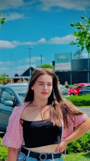 Amelie11, 22 years old from United Kingdom