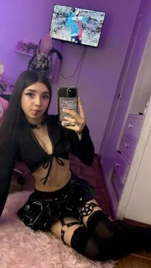 Linda22Fkkxjhx, 22 years old from United States