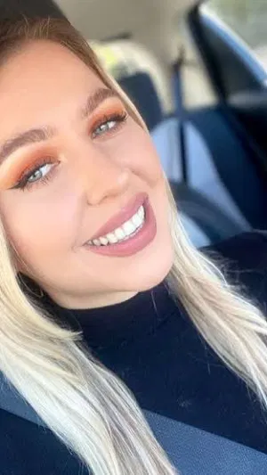 Elsie77, 22 years old from United Kingdom