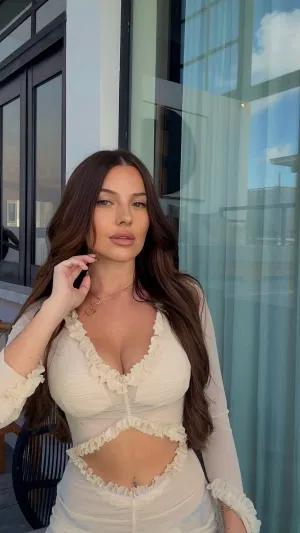 jennyviviax333x, 25 years old from United States