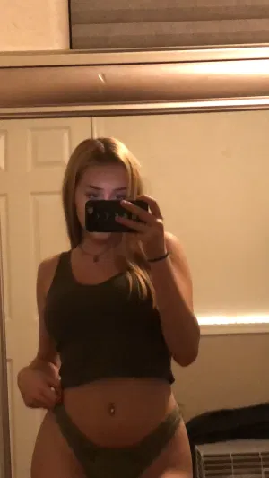 Jennea, 22 years old from United Kingdom