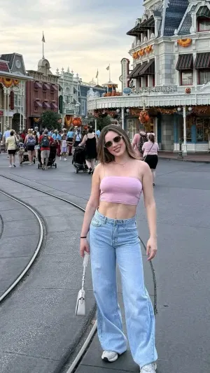 fdsftre4d, 22 years old from Canada