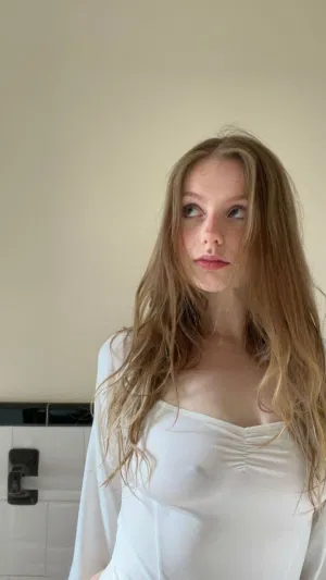 Lissa17, 22 years old from United States