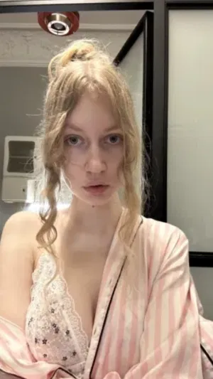 Omana66444, 21 years old from Canada