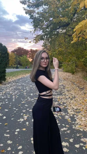 Pussy929, 19 years old from United Kingdom