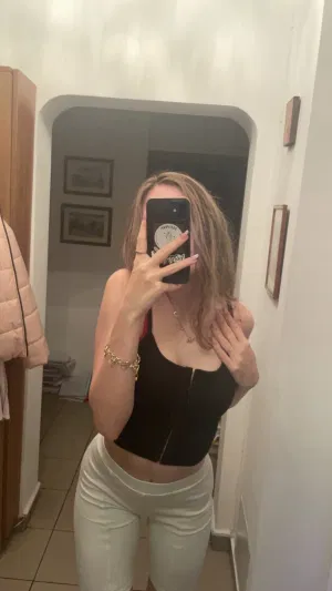 Bigpussy939, 19 years old from Canada