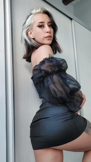 nkdcallgirl, 18 years old from United Kingdom