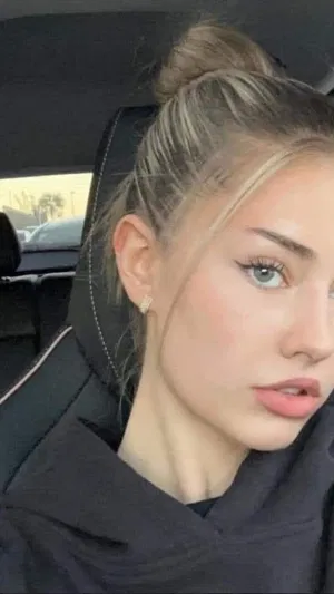 gjhgyew, 22 years old from Germany